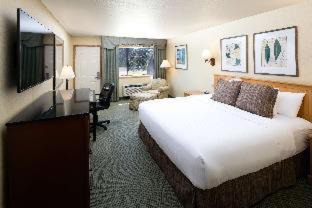 Post Falls Hotel | Red Lion Templin's Hotel on the River