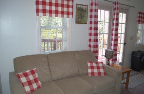 Norway House | Red Maple Cottage