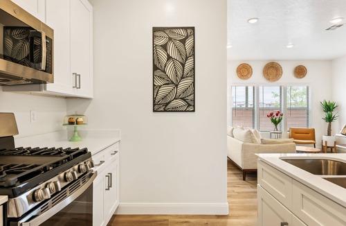 Ivins House | Red Mountain Views - Monthly