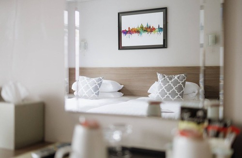 Headington House | Red Mullions Guest House