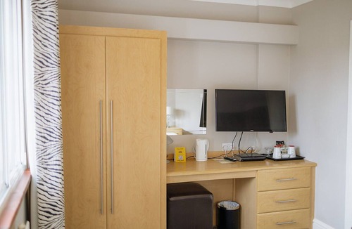 Headington House | Red Mullions Guest House