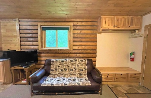 Phillips Condo | Red Pines - Elk Lake Efficiency #6A