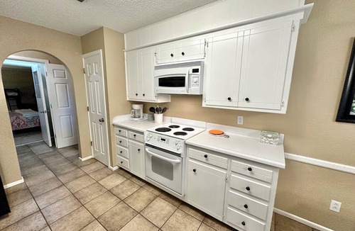 Lubbock House | Red Raider House + Hot Tub + Game Room + 4BR Sleeps 18 + Central LBK