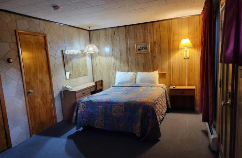 Catskill Hotel | Red Ranch Inn