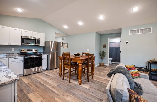 Clay City House | Red RIver Gorge, Hollerwood, High Speed Wi-Fi, KY Dragway