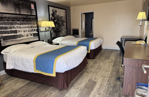 Vernon Hotel | Red River Inn