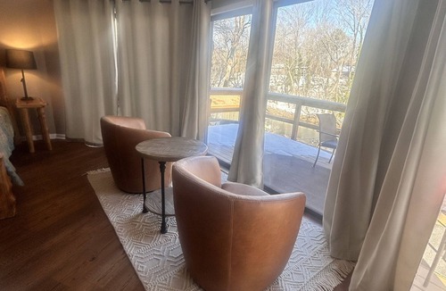 Pangburn House | Red River Retreat - Three Bedroom House, Sleeps 12