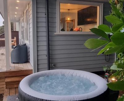 Clarks Beach House | Red Rock Cottage, beachfront luxury