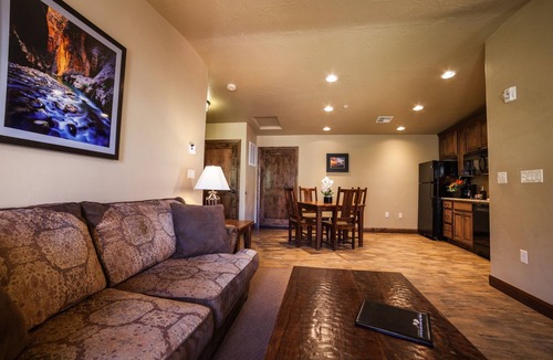 Zion National Park South Entrance Apartment | Red Rock Escape | 1 Unit | Steps from Zion National Park and Virgin River Trails