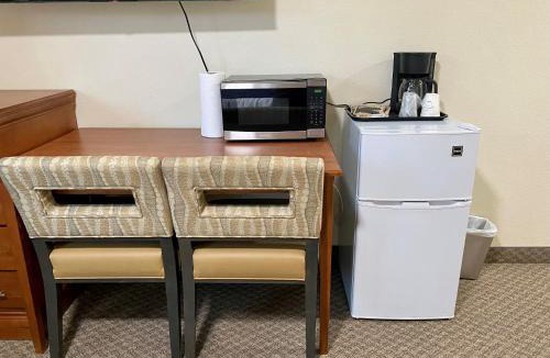 Challis Hotel | RED ROCK LODGE