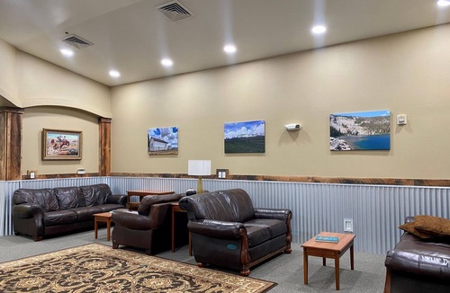 Challis Hotel | Red Rock Lodge