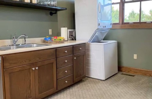 Conception Apartment | Red Rock Loft | *Pet Friendly* Hunter's Dream