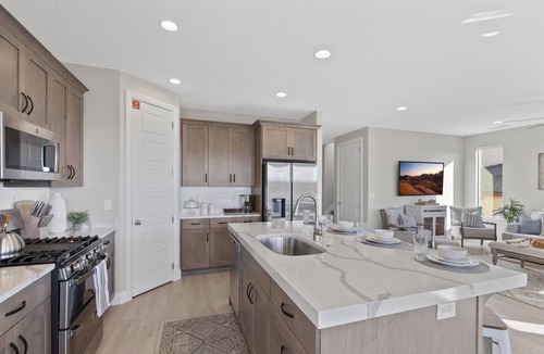 Washington House | Red Rock Retreat at Paseos 1249, Private Hot Tub, Grill & near Sand Hollow Reservoir