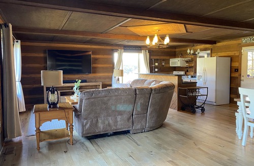 Mount Airy Cabin | Red-Roof Cabin Suite with Hot Tub & Blue Ridge Views!