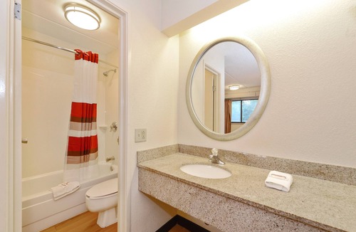 Akron Hotel | Red Roof Inn Akron