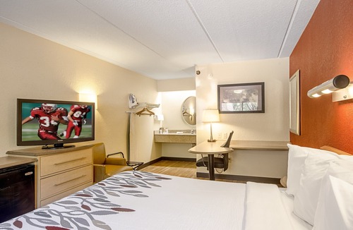 Akron Hotel | Red Roof Inn Akron