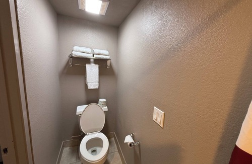 Round Rock Hotel | Red Roof Inn Austin - Round Rock