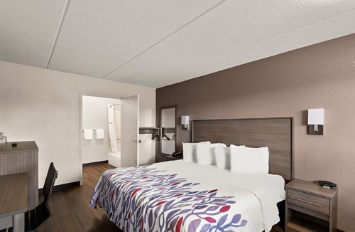 Johnson City Hotel | Red Roof Inn Binghamton - Johnson City