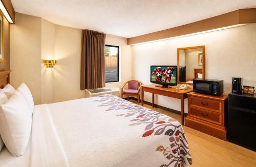 Branson Hotel | Red Roof Inn Branson