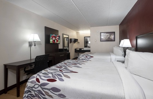 Champaign Hotel | Red Roof Inn Champaign - University