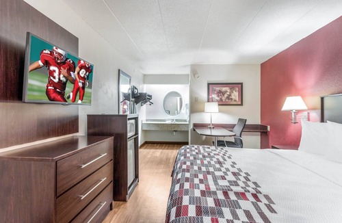 Columbia Hotel | Red Roof Inn Columbia, MO