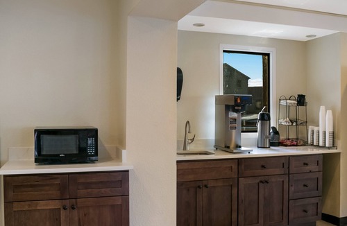 Reamstown Hotel | Red Roof Inn Denver