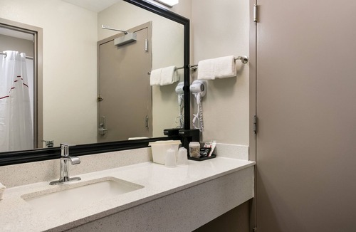 Reamstown Hotel | Red Roof Inn Denver