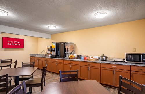 Berwick Hotel | Red Roof Inn Des Moines