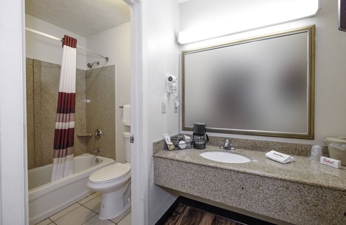 Edgewood Hotel | Red Roof Inn Edgewood