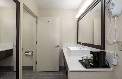 Freehold Hotel | Red Roof Inn Freehold