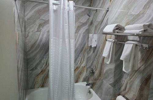 Green Brook Hotel | Red Roof Inn Green Brook - Somerset