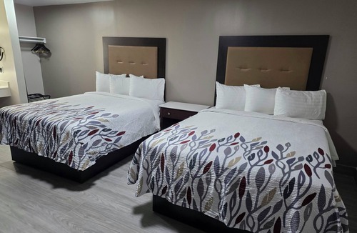 Green Brook Hotel | Red Roof Inn Green Brook - Somerset