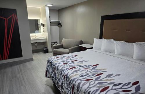 Green Brook Hotel | Red Roof Inn Green Brook - Somerset