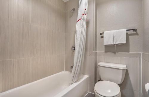 US 290 Hotel | Red Roof Inn Houston Brookhollow