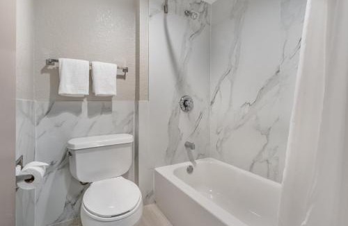 US 290 Hotel | Red Roof Inn Houston Brookhollow