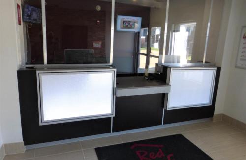 Jersey Village Hotel | Red Roof Inn Houston - Jersey Village