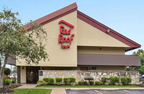 Pea Ridge Hotel | Red Roof Inn Huntington
