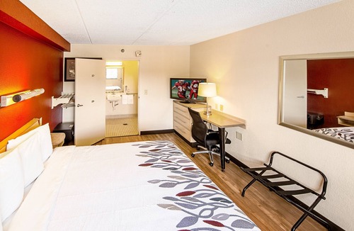 Pea Ridge Hotel | Red Roof Inn Huntington