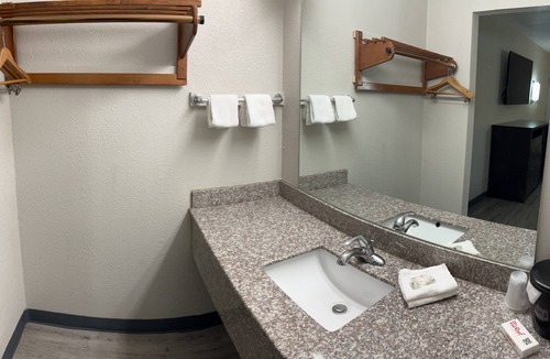 Kimball Hotel | Red Roof Inn Kimball, TN - I-24