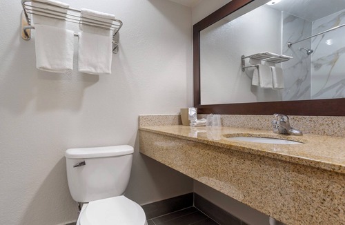La Marque Hotel | Red Roof Inn La Marque