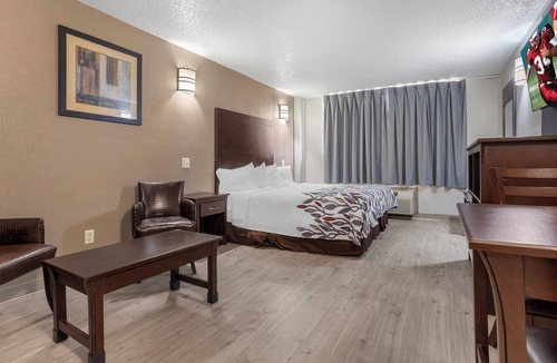 La Marque Hotel | Red Roof Inn La Marque