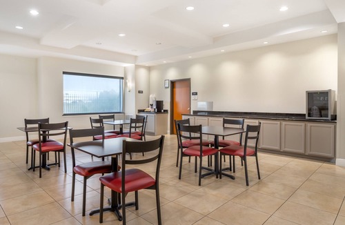 La Porte Hotel | Red Roof Inn La Porte