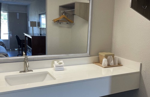 LaGrange Hotel | Red Roof Inn LaGrange