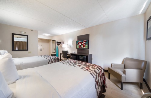 Bonanza Hotel | Red Roof Inn Laredo