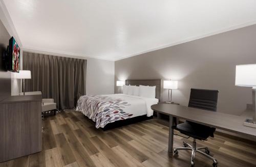 Madisonville Hotel | Red Roof Inn Madisonville