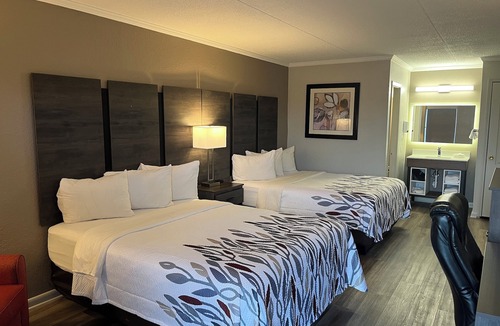 Manchester Hotel | Red Roof Inn Manchester, TN
