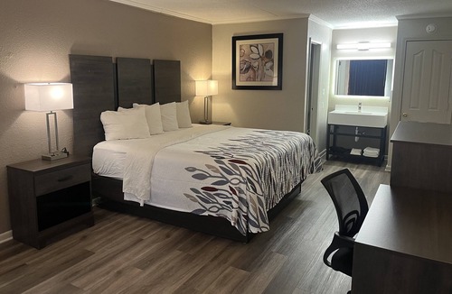 Manchester Hotel | Red Roof Inn Manchester, TN