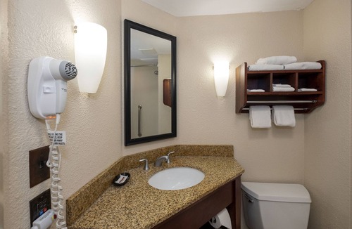 Meriden Hotel | Red Roof Inn Meriden