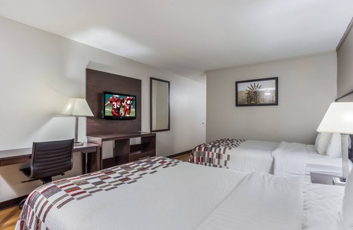 Meridian Hotel | Red Roof Inn Meridian