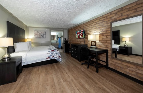 Monroe Hotel | Red Roof Inn Monroe